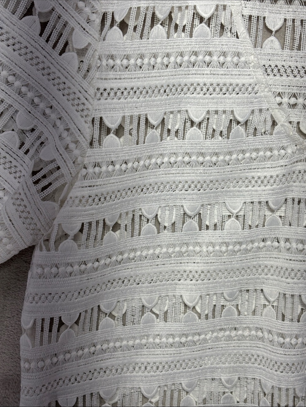 Lucy Paris White Crochet V-Neck Lace Top Size M - Picture 3 of 7